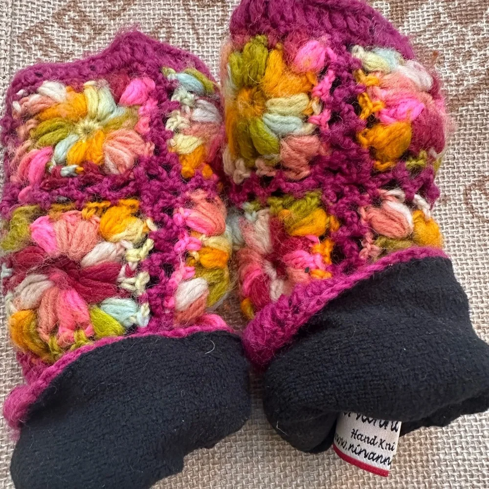 Turtle Fur lined Crochet Nepal Tara Hand Knit Wool Fingerless Mittens Gloves NWT